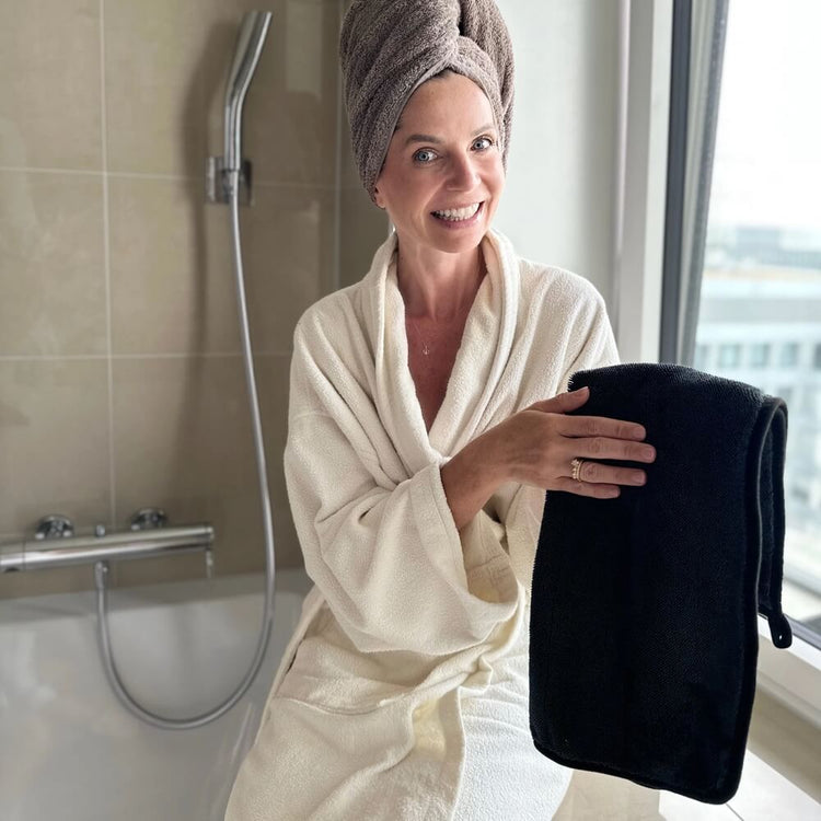 Chiffon de nettoyage en microfibre épaissi. La solution ultime pour sécher sans effort, surfaces étincelantes sans traces ni calcaire. Produit Premium. La livraison est offerte!