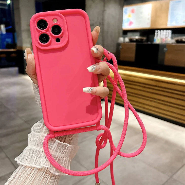 Coque à dragonne ajustable pour iPhone – Silicone souple, protection intégrale, cordon épaule ou cou, anti-rayures et compatible charge sans fil. Livraison prioritaire offerte !
