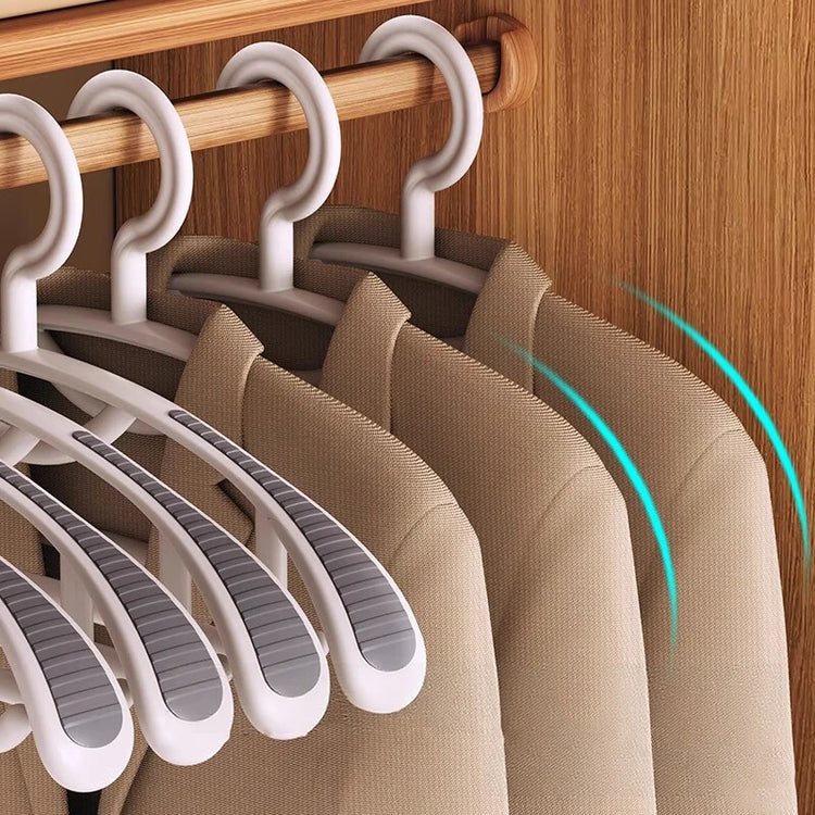 Lot de 10 cintres antidérapants à épaules très larges, solides et durables, idéal pour vestes, manteaux, chemises et vêtements lourds, protection ultime des tissus. Livraison offerte !
