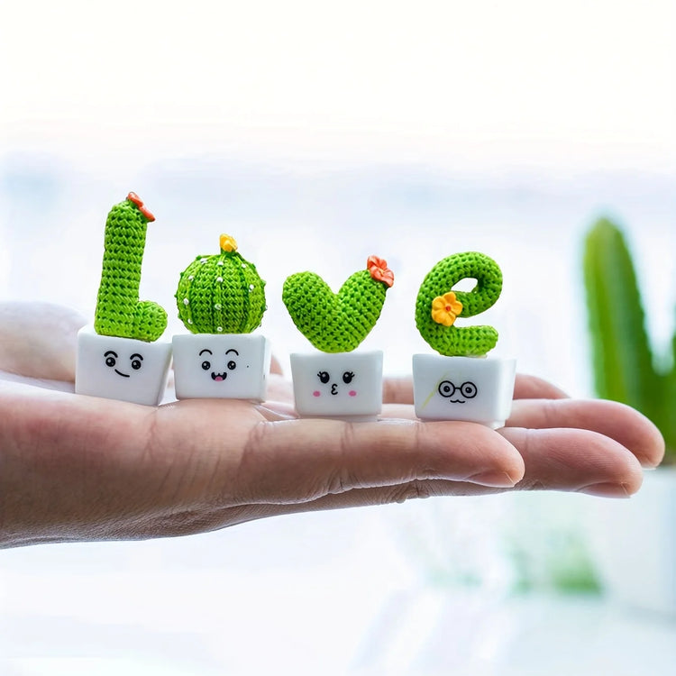Mini plantes décoratives « LOVE » trop mignonnes – Le mot le plus doux de la langue, décliné en cactus laineux à poser partout. Livraison prioritaire offerte !