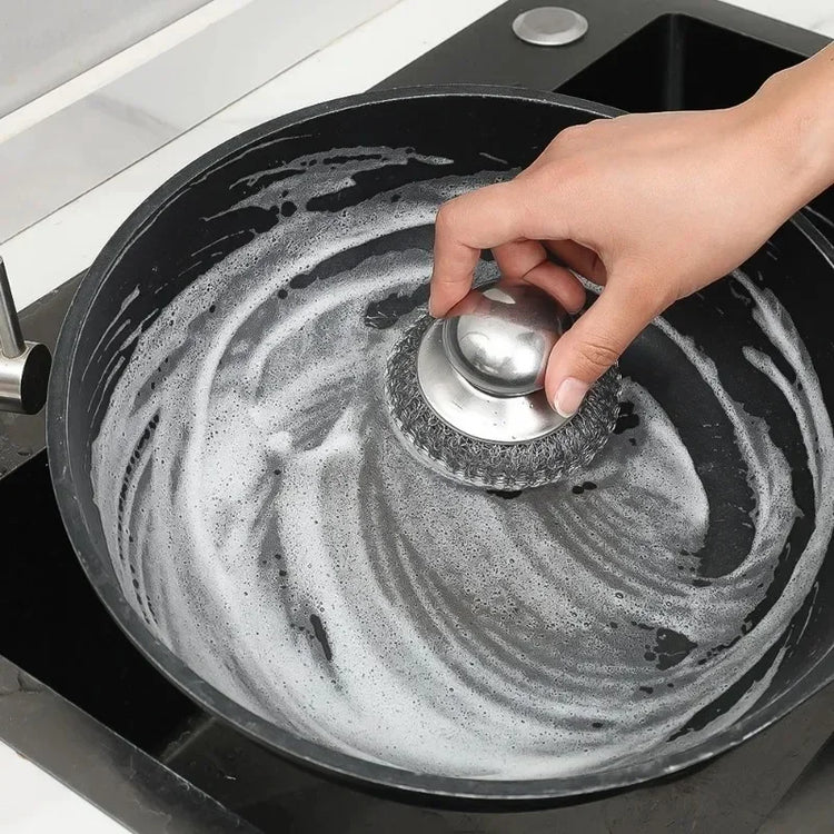 Brosse à récurer inox avec poignée ergonomique, anti-rouille, ultra résistante pour casseroles, poêles et grilles – Élimine les taches tenaces sans effort. La livraison prioritaire est offerte !