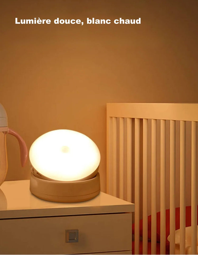 Ingénieuse veilleuse automatique, blanc chaud, rotative à 360°, capteur de mouvement ultra-sensible, détachable, magnétique, 90 jours d'autonomie sur une seule charge, câble USB et adhésif inclus. La livraison est offerte !
