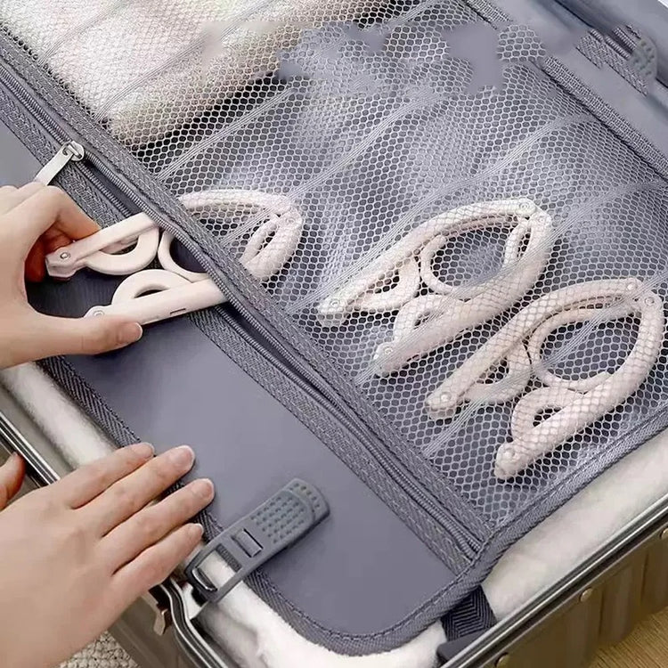 Ingénieux cintres pliables et extensibles, avec une capacité de charge élevée. Idéals autant chez soi, que pour voyages, camping, bureau, voiture, et bien plus. La livraison prioritaire est offerte !