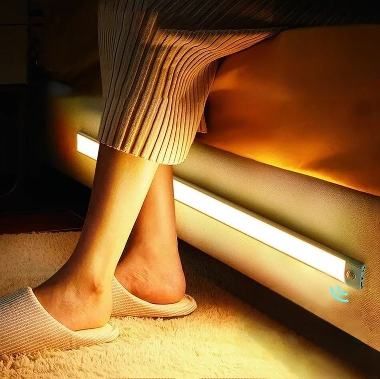 Ingénieuse veilleuse avec détecteur de mouvement, 3 modes, 3 couleurs, avec intensité réglable, sans fils, batterie longue durée, éclairage cuisine, escalier, placard, chambre, salle de bain. Produit coup de coeur. La livraison prioritaire est offerte!