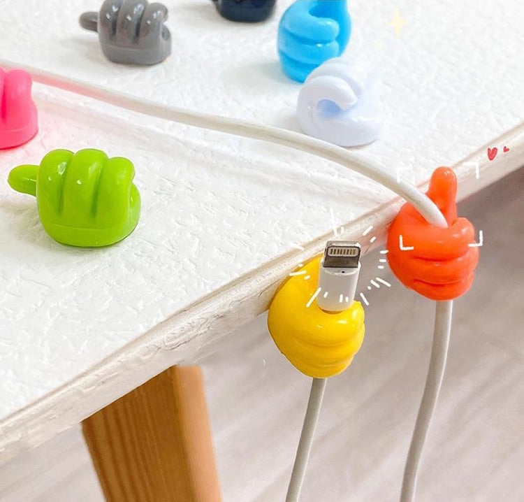 Crochets amusants et pratiques en forme de petites mains, autocollant à forte adhérence, des centaines d’utilisations possibles. La livraison est offerte!
