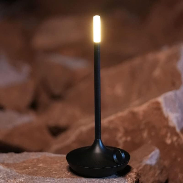 Superbe lampe en métal en forme de bougie avec interrupteur tactile, recharge USB, éclairage blanc chaud ajustable, design créatif  pour une ambiance chaleureuse et vintage. La livraison prioritaire est offerte !