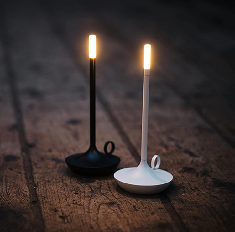 Superbe lampe en métal en forme de bougie avec interrupteur tactile, recharge USB, éclairage blanc chaud ajustable, design créatif  pour une ambiance chaleureuse et vintage. La livraison prioritaire est offerte !