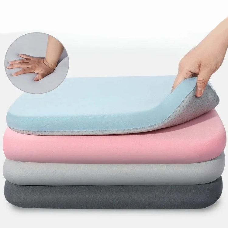 Coussin ultra-confort en mousse mémoire, idéal pour chaise, fauteuil, voiture ou bureau, housse lavable, soulage et assure un confort durable même en cas de position assise prolongée. La livraison prioritaire est offerte !