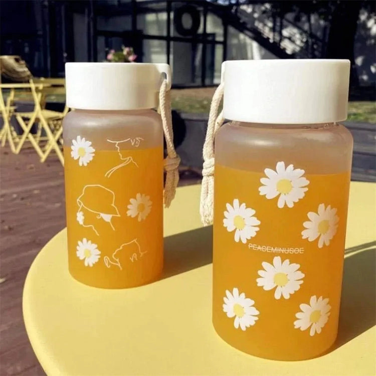 Jolie bouteille d'eau transparente en plastique de 500 ml - sans BPA, gourde sportive portable avec corde, motif à fleurs. La livraison prioritaire est offerte !