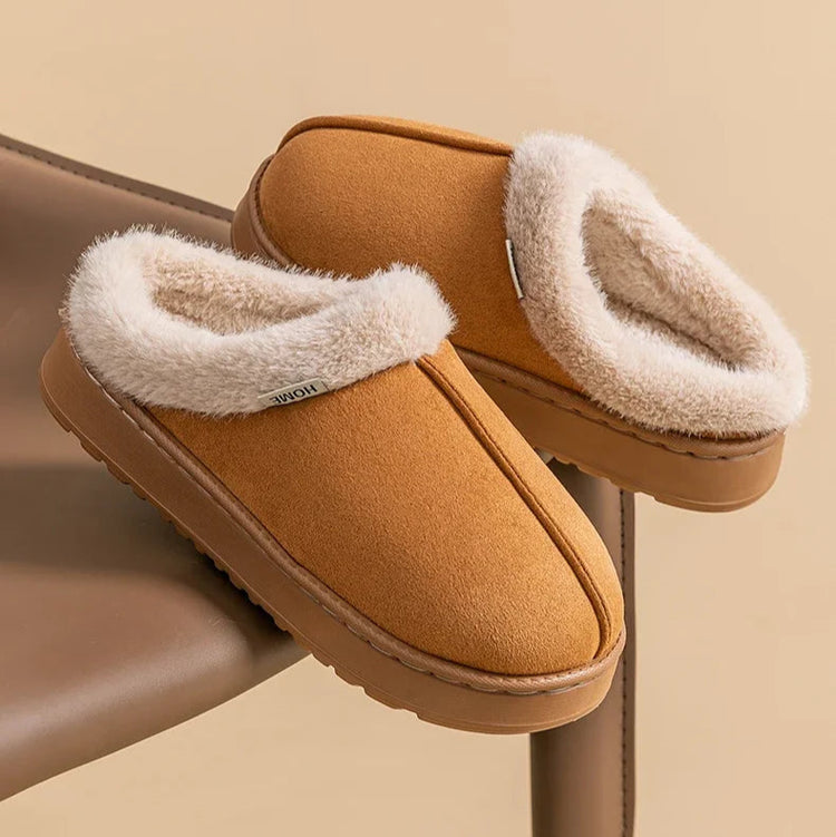 Magnifiques chaussons d’automne-hiver avec doublure en peluche douce, matière supérieure en suédine, semelle épaisse antidérapante, sécurité et confort durable. Livraison offerte !