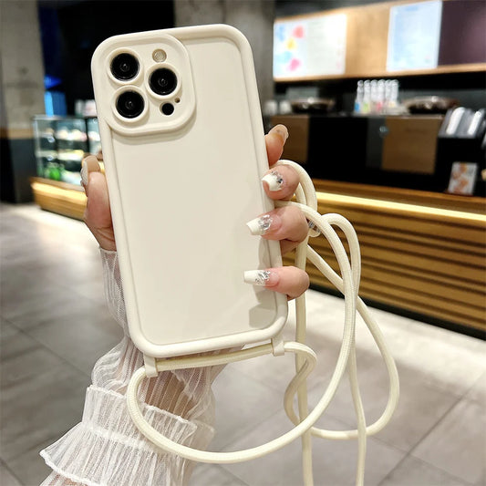 Coque à dragonne ajustable pour iPhone – Silicone souple, protection intégrale, cordon épaule ou cou, anti-rayures et compatible charge sans fil. Livraison prioritaire offerte !