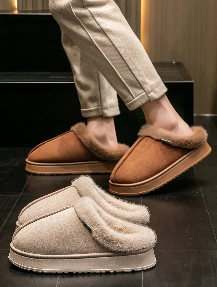 Magnifiques chaussons d’automne-hiver avec doublure en peluche douce, matière supérieure en suédine, semelle épaisse antidérapante, sécurité et confort durable. Livraison offerte !