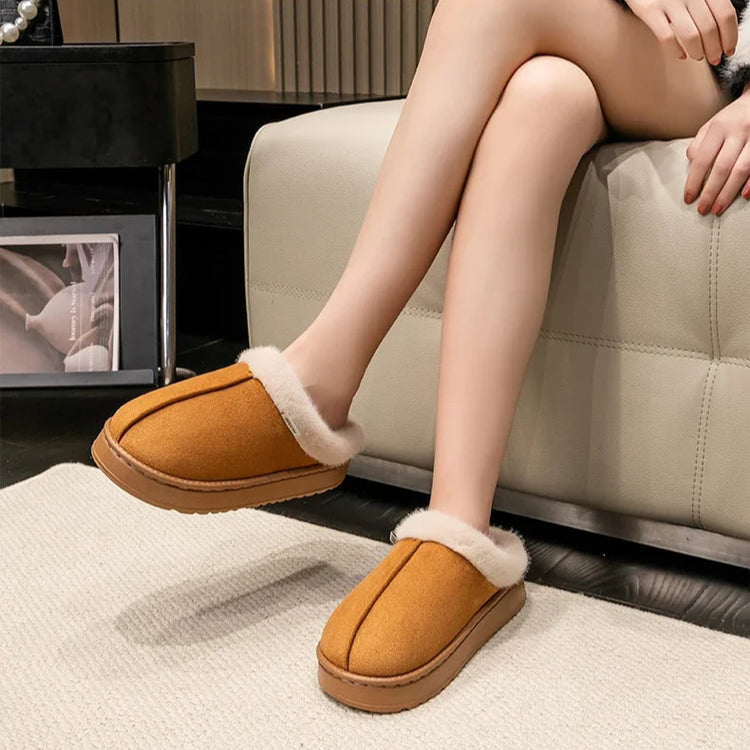 Magnifiques chaussons d’automne-hiver avec doublure en peluche douce, matière supérieure en suédine, semelle épaisse antidérapante, sécurité et confort durable. Livraison offerte !