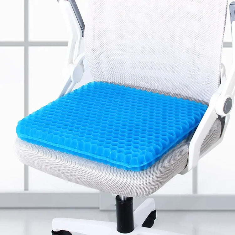 Coussin en gel ultra-confort, anti-pression pour soulager douleurs sciatiques, fessiers et lombaires, avec design respirant en nid d'abeille pour un confort prolongé et une meilleure posture. Housse antidérapante incluse. La livraison est offerte!