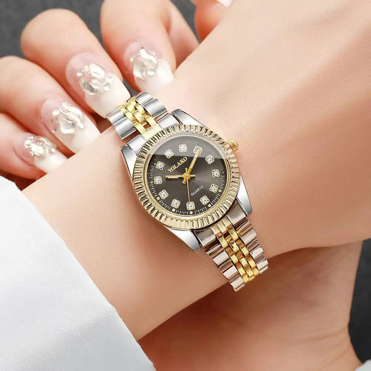 Montre élégante, style bijou avec cadran orné de pierres brillantes, disponible en version pour femme et pour homme. Livraison prioritaire offerte !