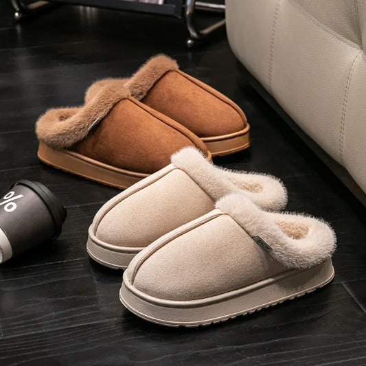 Magnifiques chaussons d’automne-hiver avec doublure en peluche douce, matière supérieure en suédine, semelle épaisse antidérapante, sécurité et confort durable. Livraison offerte !