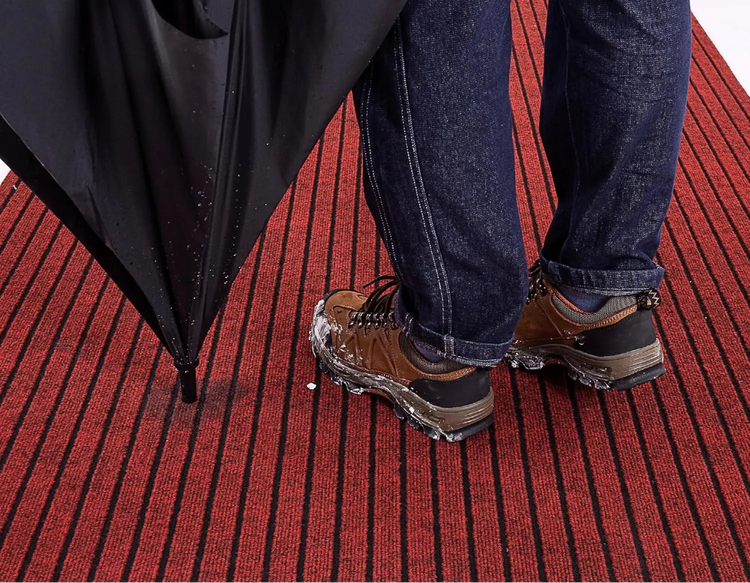 Paillasson d’hiver imperméable pour entrée intérieure et extérieure, antidérapant, robuste, ultra-absorbant, découpe libre, facile à nettoyer, retient eau boue neige et saletés. Livraison offerte !