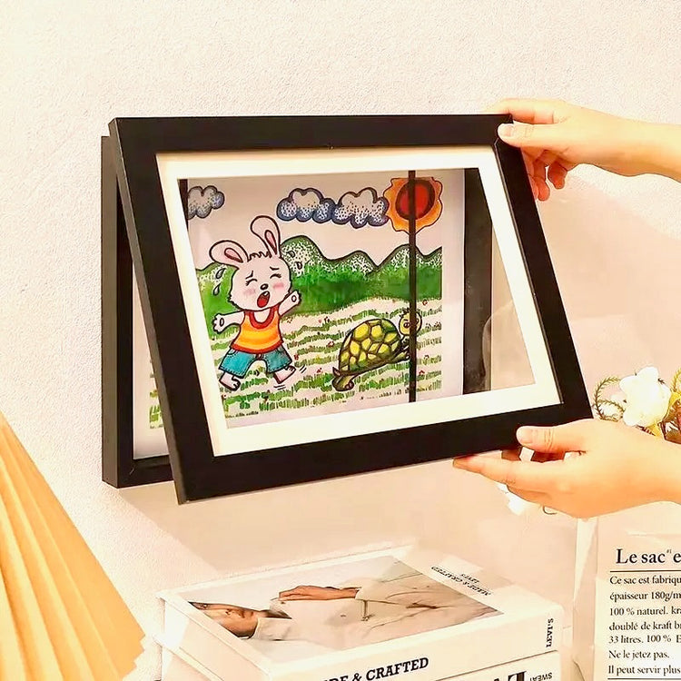 Fabuleux cadre artistique à rabat magnétique format A4 (34 x 25 cm), support de rangement mural pour photos, peintures, reproductions, souvenirs, dessins d’enfants, jusqu’à 100 images. Livraison prioritaire offerte !