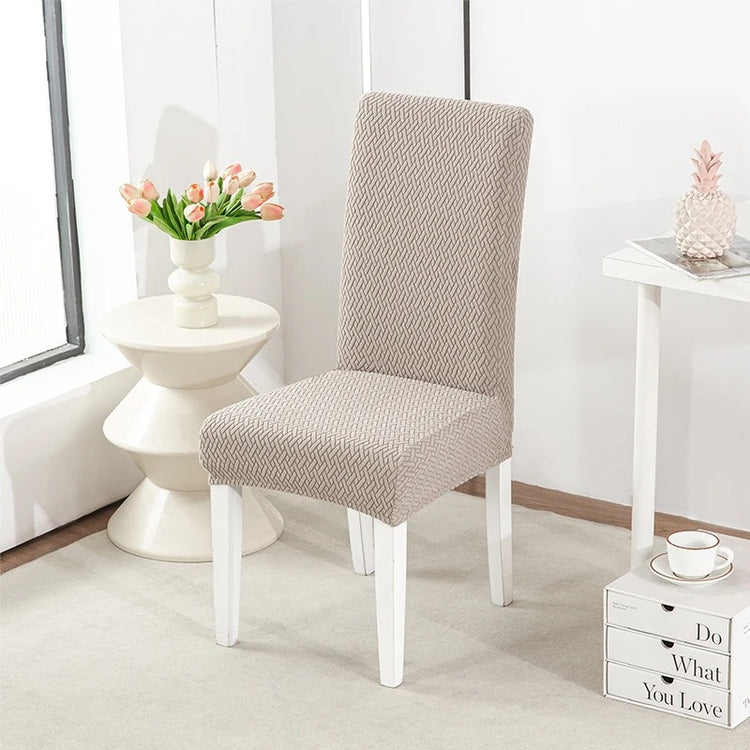 Magnifiques housses de chaise, extensibles et universelles, donnent une seconde vie à vos chaises tout en les protégeant et les transformant avec élégance. La livraison prioritaire est offerte !